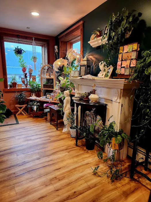 Hollow's Tattoo Studio & Art Gallery 3