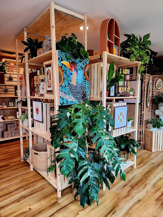 Hollow's Tattoo Studio & Art Gallery 9