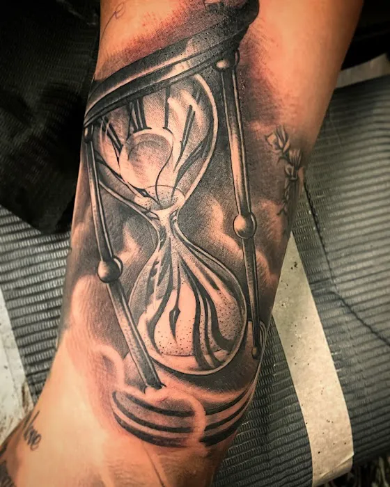Skin City 2 Tattoo Kingston 6