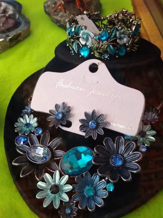 Janet's Kozmic Groovy Shop 6