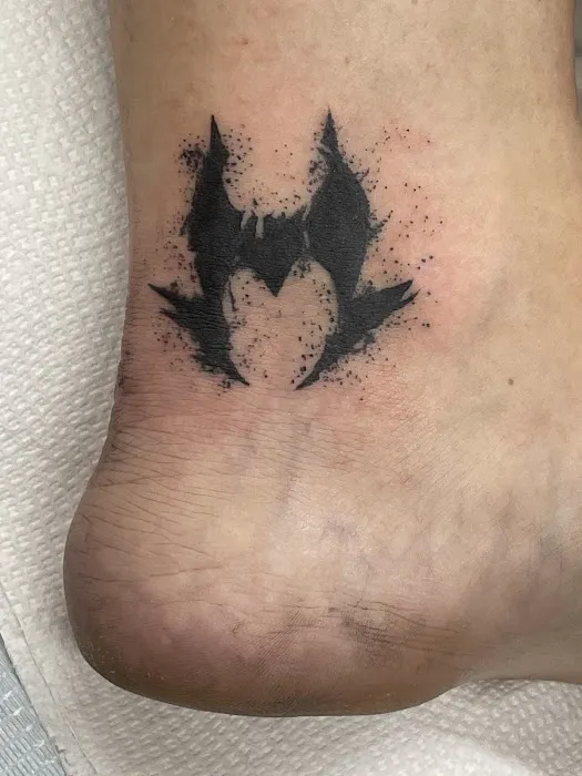 Neon Gorilla Tattoos & Piercings 5