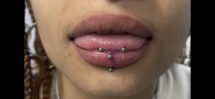 Neon Gorilla Tattoos & Piercings 9