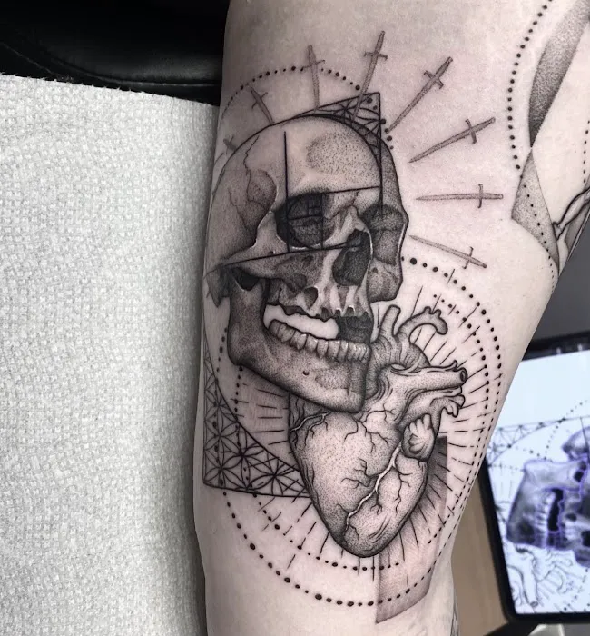 Constantly Custom Tattoo and Piercing Studio 8