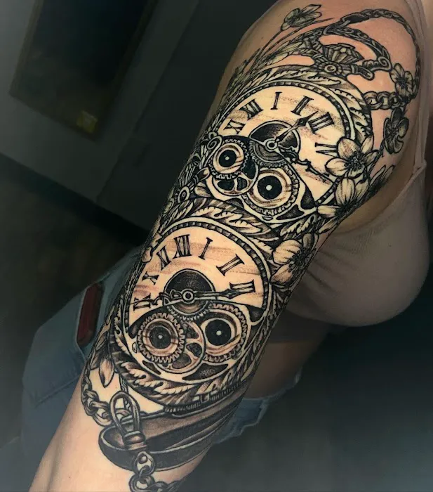 Constantly Custom Tattoo and Piercing Studio 7