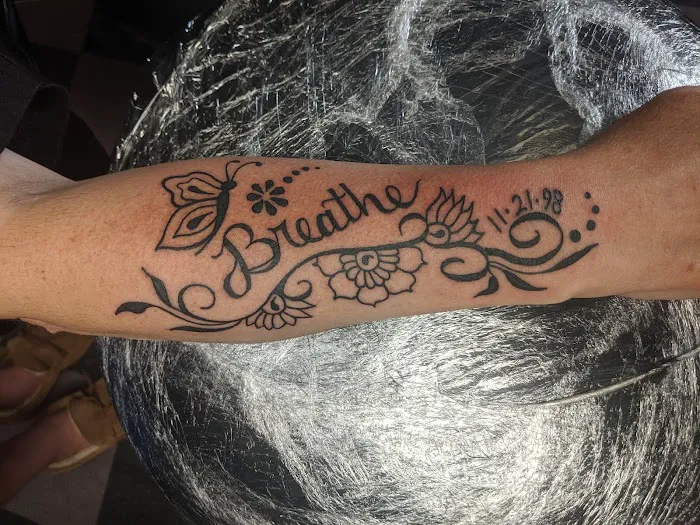 Turnpike Tattoo & Body Piercing 3