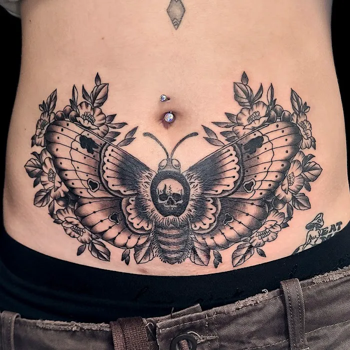 The Raven's Mark Tattoo Studio 8