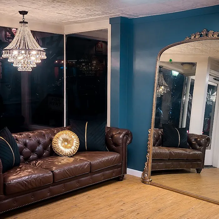 The Raven's Mark Tattoo Studio 4