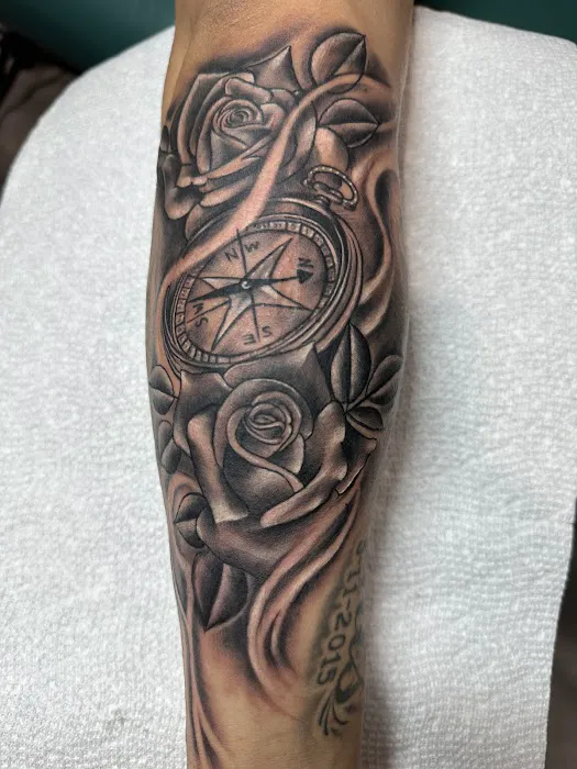 Needles Art studio - Body Art & Piercings 4