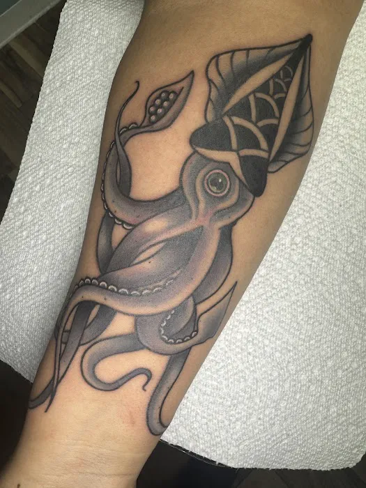 Thirteenth Realm Tattoo Studios 9