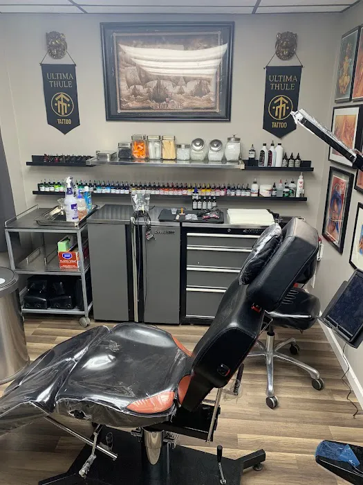 Ultima Thule Tattoo Studio & Gallery 5