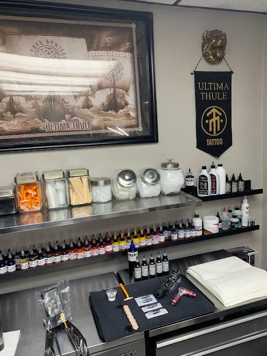 Ultima Thule Tattoo Studio & Gallery 3