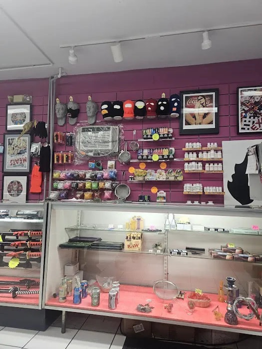 Pelican Tattoo & Body Piercing 1