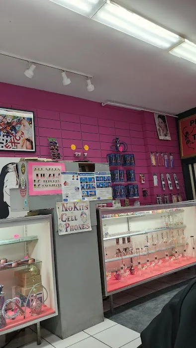 Pelican Tattoo & Body Piercing 2