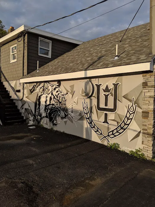 Unroyal Ink Tattoo Shop 9