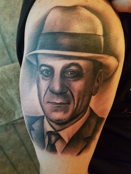 Unroyal Ink Tattoo Shop 3