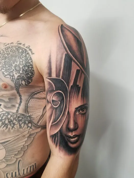 Unroyal Ink Tattoo Shop 5