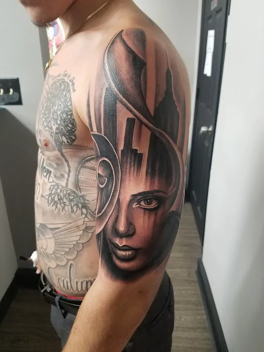 Unroyal Ink Tattoo Shop 6