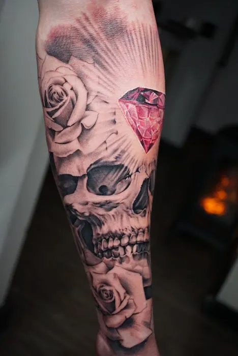 Unroyal Ink Tattoo Shop 7