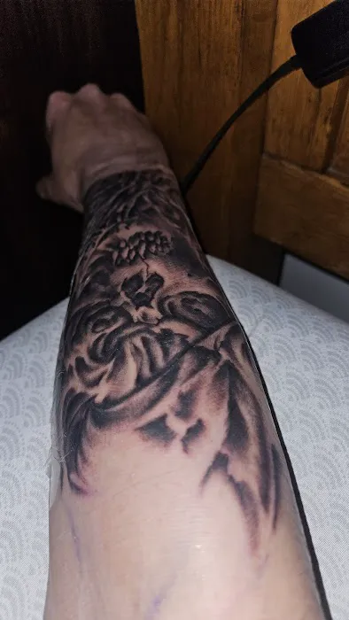 Black Lantern Tattoo Co. 2