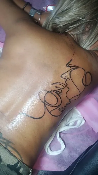Golden Gates Bus Mobile Tattoo Studio 2