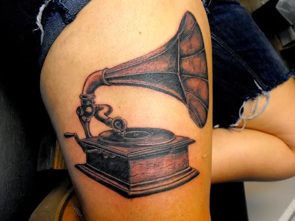 Instinkt Tattoo Shop 0