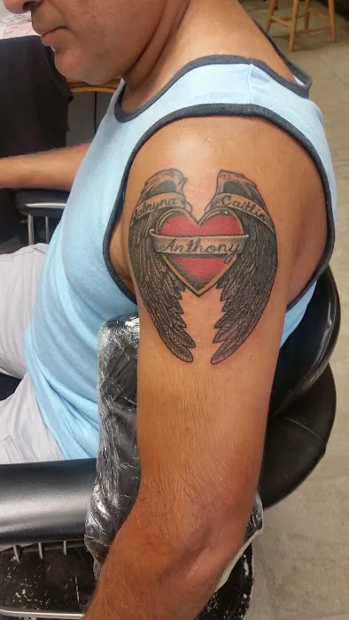 Instinkt Tattoo Shop 2