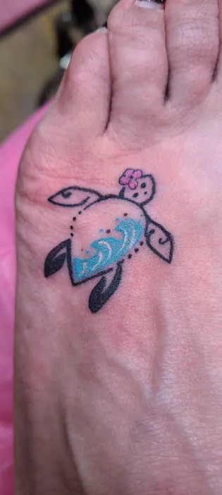 Queen's Hand Tattoo 0