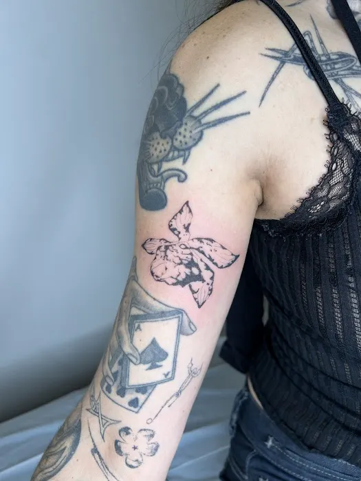 Handpoked Tattoos by Moth Morgenson 1