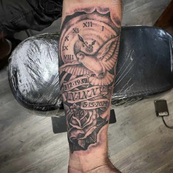 Wildflower Tattoo Studio & Gallery 4