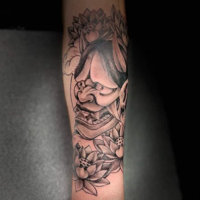 Gothic Cottage Tattoos and Piercings 5