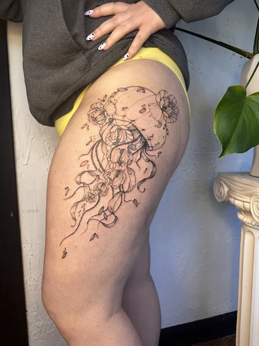 Le Uke Tattoo Studio 2