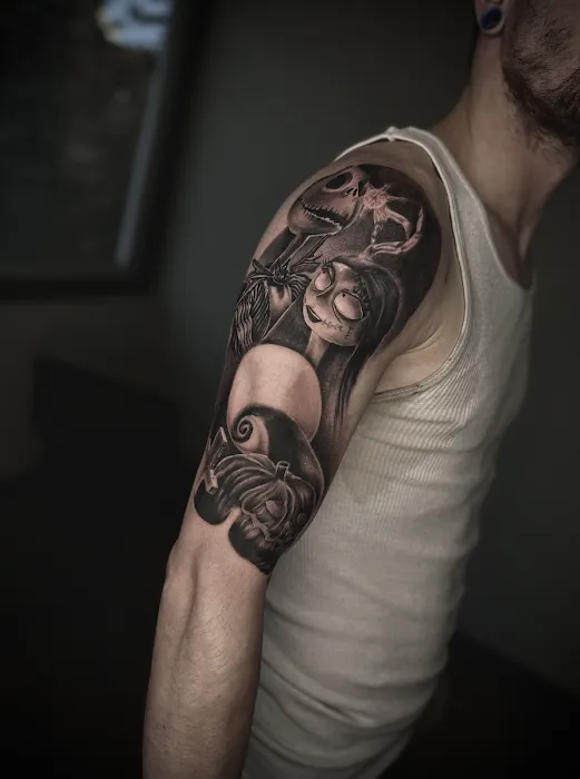 Le Uke Tattoo Studio 7