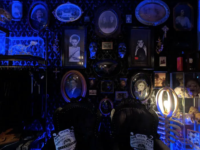 The Séance Tattoo Parlor 6