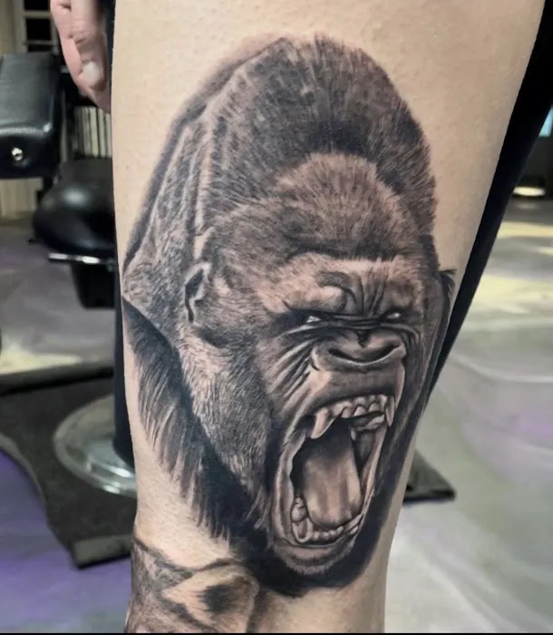 Den of Sinz Tattoo and Piercing Shop 9