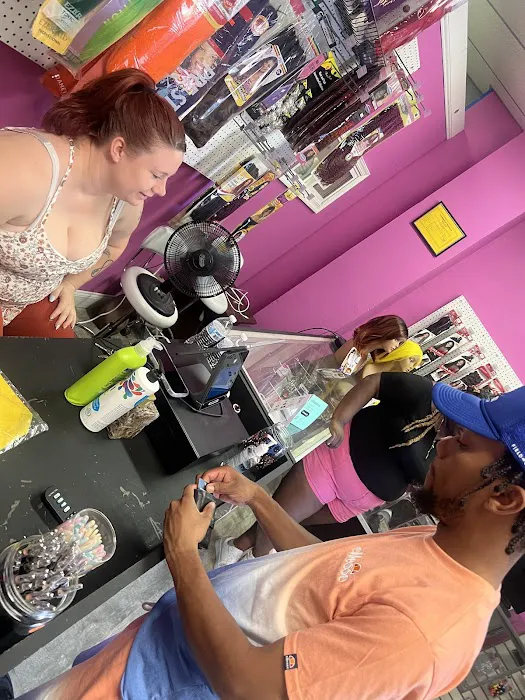 Queenology Beauty Supply 3