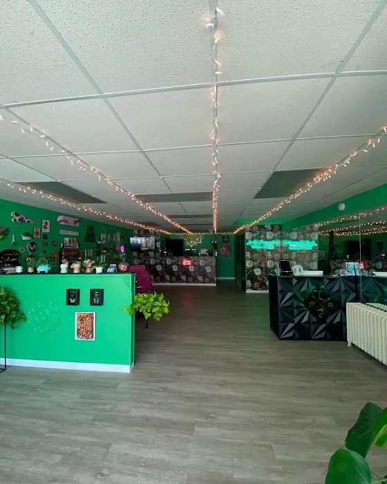 Lady Serpentine Tattoo Studio 7