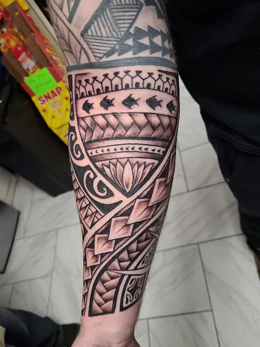 Inkglorious Custom Tattoo Studio 4
