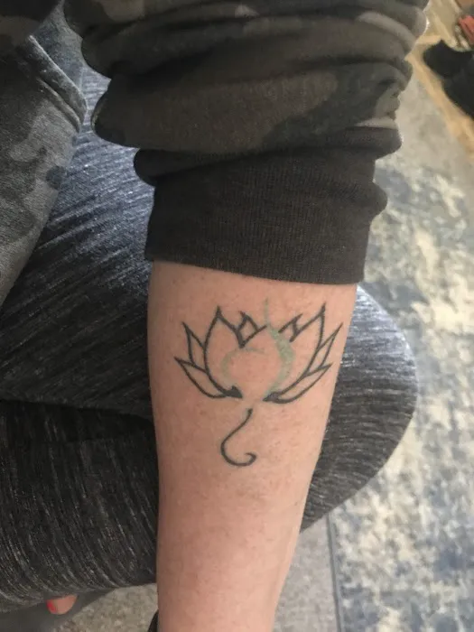 Biery's Port Tattoo Studio 6