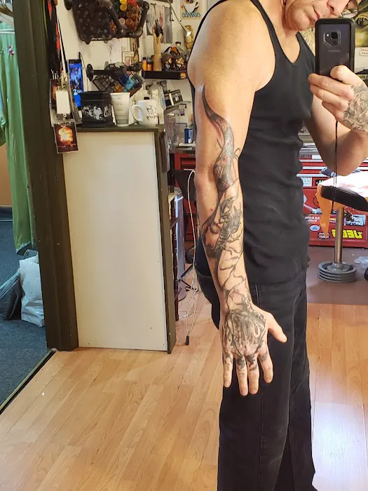 Biery's Port Tattoo Studio 0