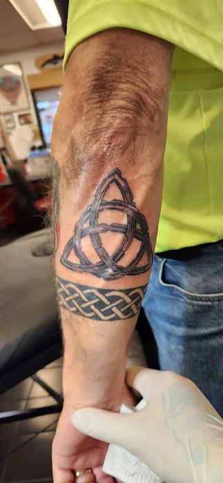 Slingin' Ink Tattoo 5