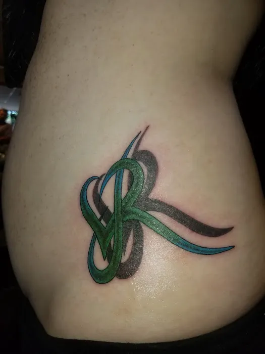 Slingin' Ink Tattoo 6
