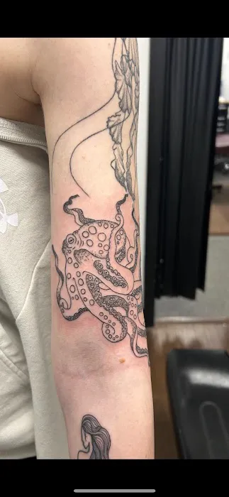 Vibrant Visions Tattoo & Body Piercing 2