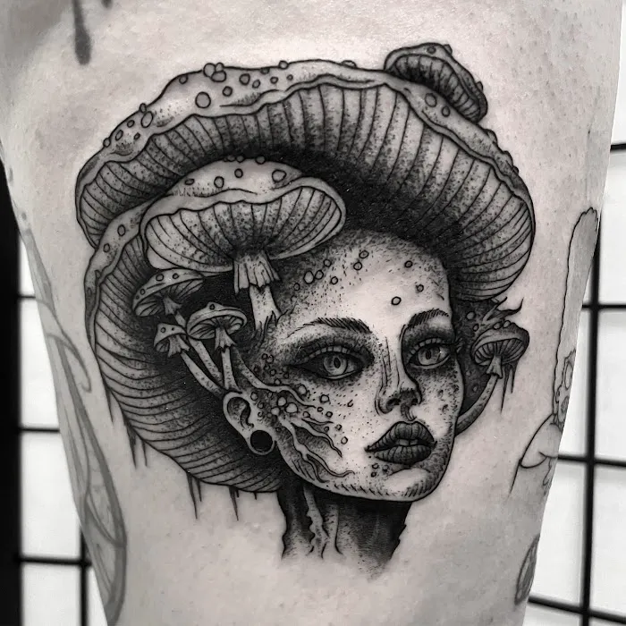Bloodmoon Collective: Tattoo & Fine Art 4