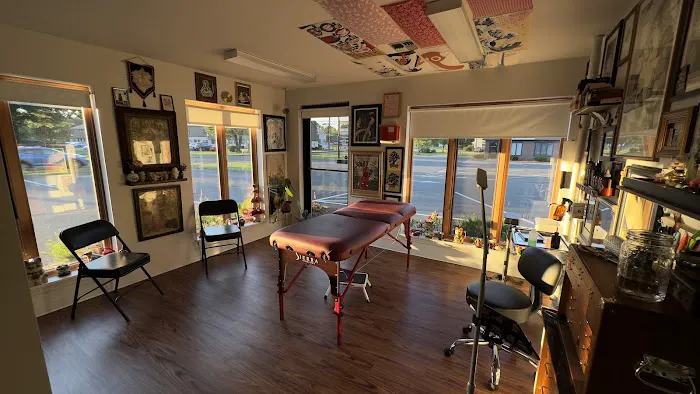 Lucky's Tattoo Studio 3