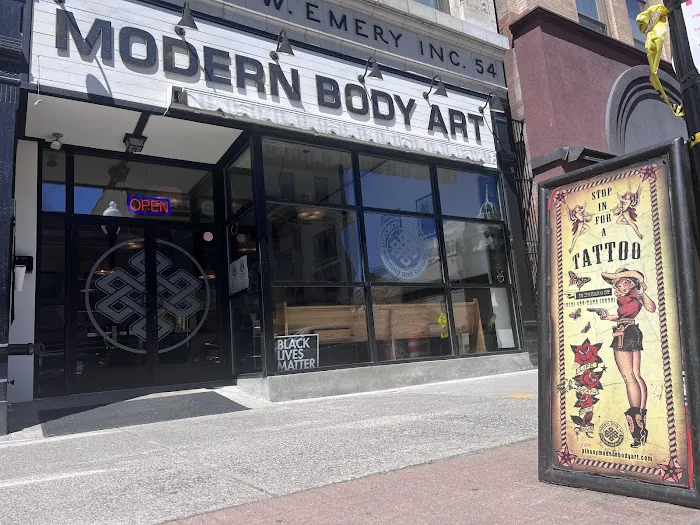 Modern Body Art 8