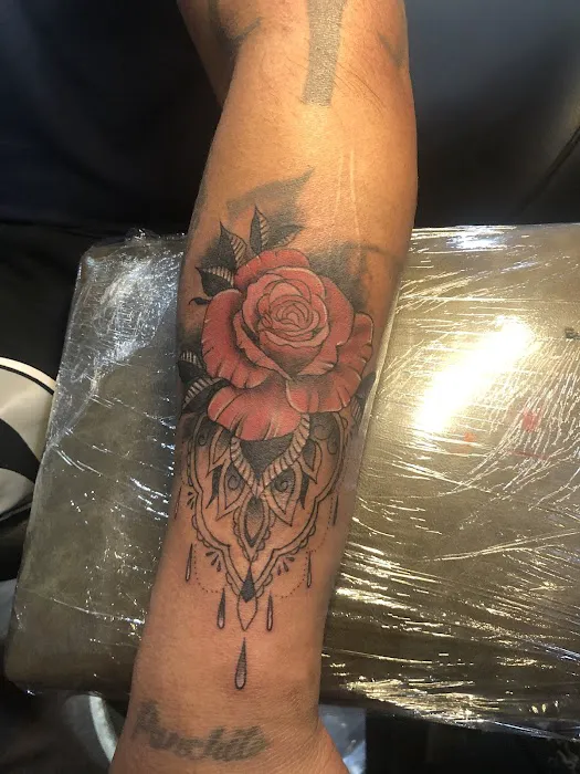 IRON TATTOO 0