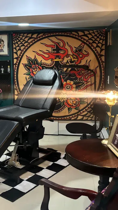 Shoobie Lee Tattoo Studio 2