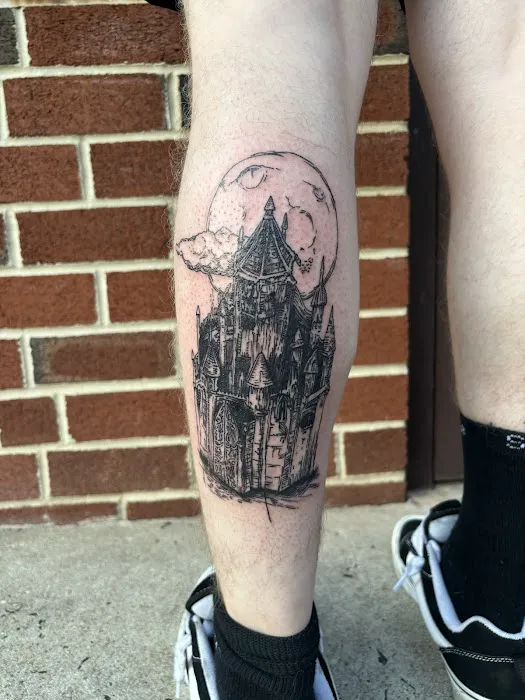 Shoobie Lee Tattoo Studio 7