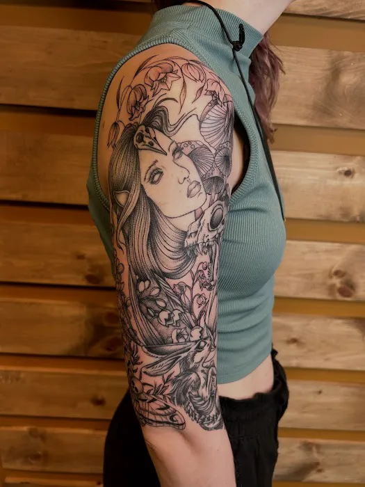 Gallery Thirty Two & Tattoo Company LLC 5