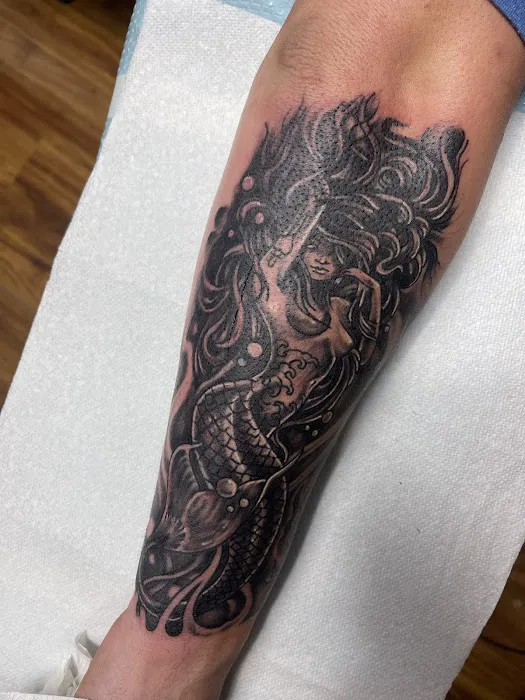 Acme Ink Tattoo Studio 3